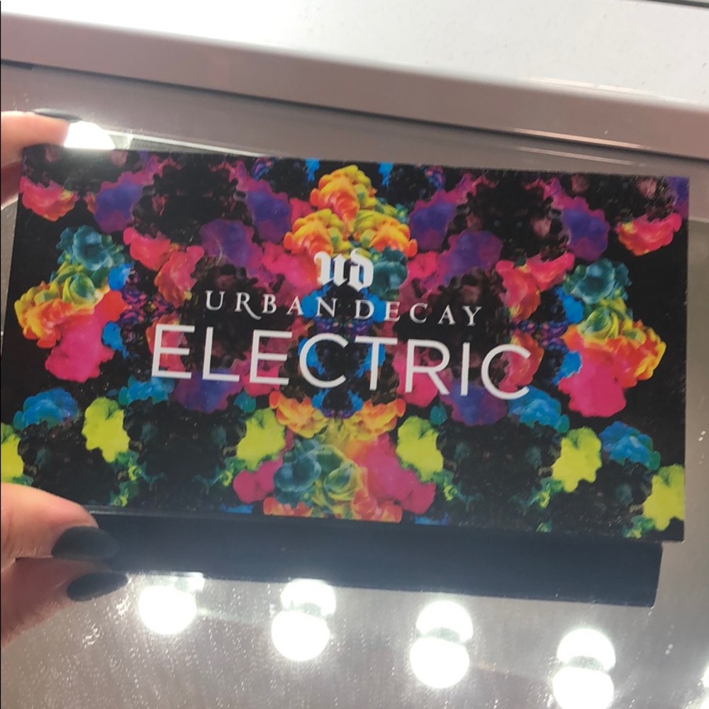 Urban Decay Electric eyeshadow